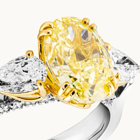 Unazë Fejese me Diamant me Ngjyrë, Prerje Oval